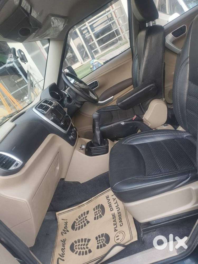 Mahindra Tuv 300 Mhawk100 T8, 2016, Diesel