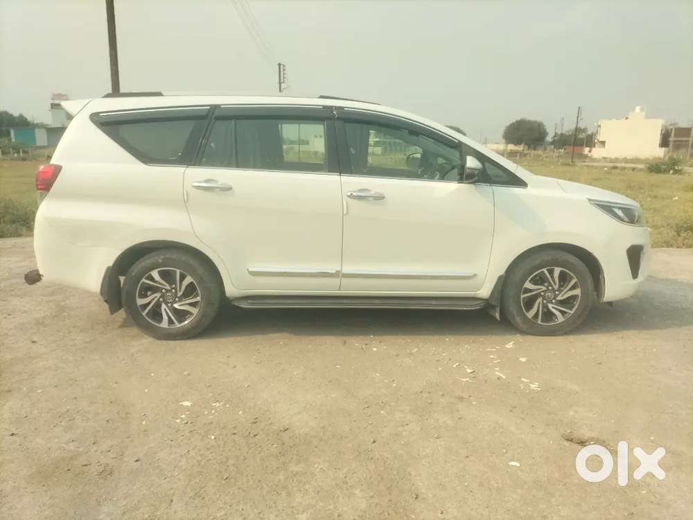 Toyota Innova Crysta 2.4v Best Condition Crysta 149000