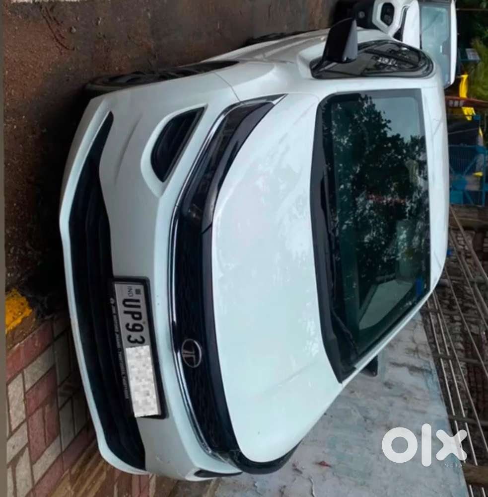 Tata Altroz 2025 Petrol 7500 Km Driven
