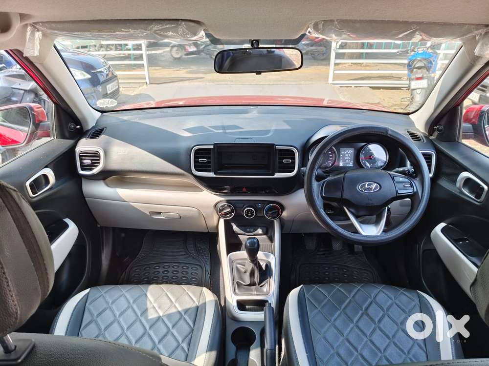 Hyundai Venue E, 2022, Petrol