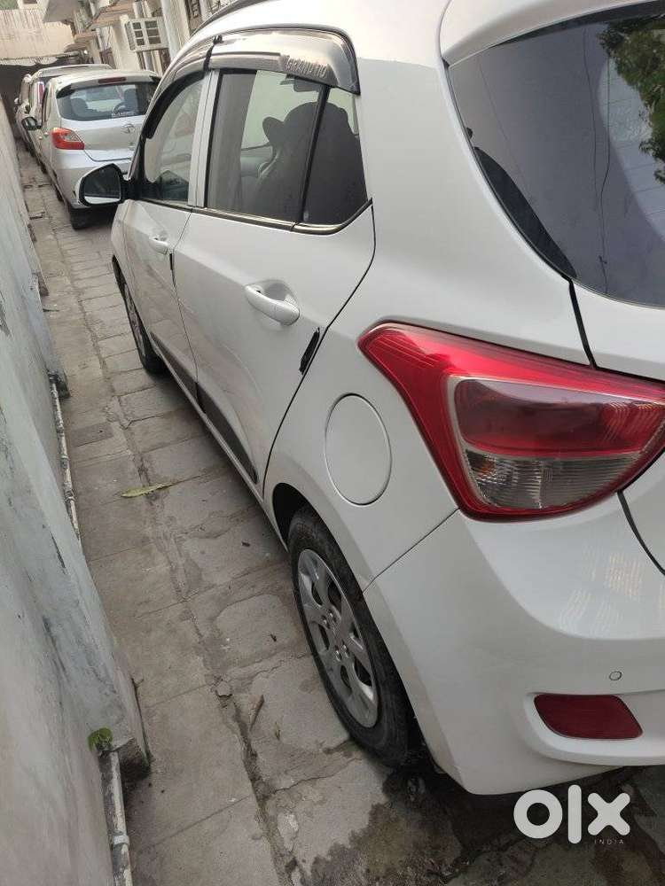Hyundai Grand I10 Sportz(o) 1.2 Mt, 2015, Petrol