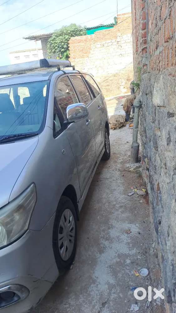 Toyota Innova 2014