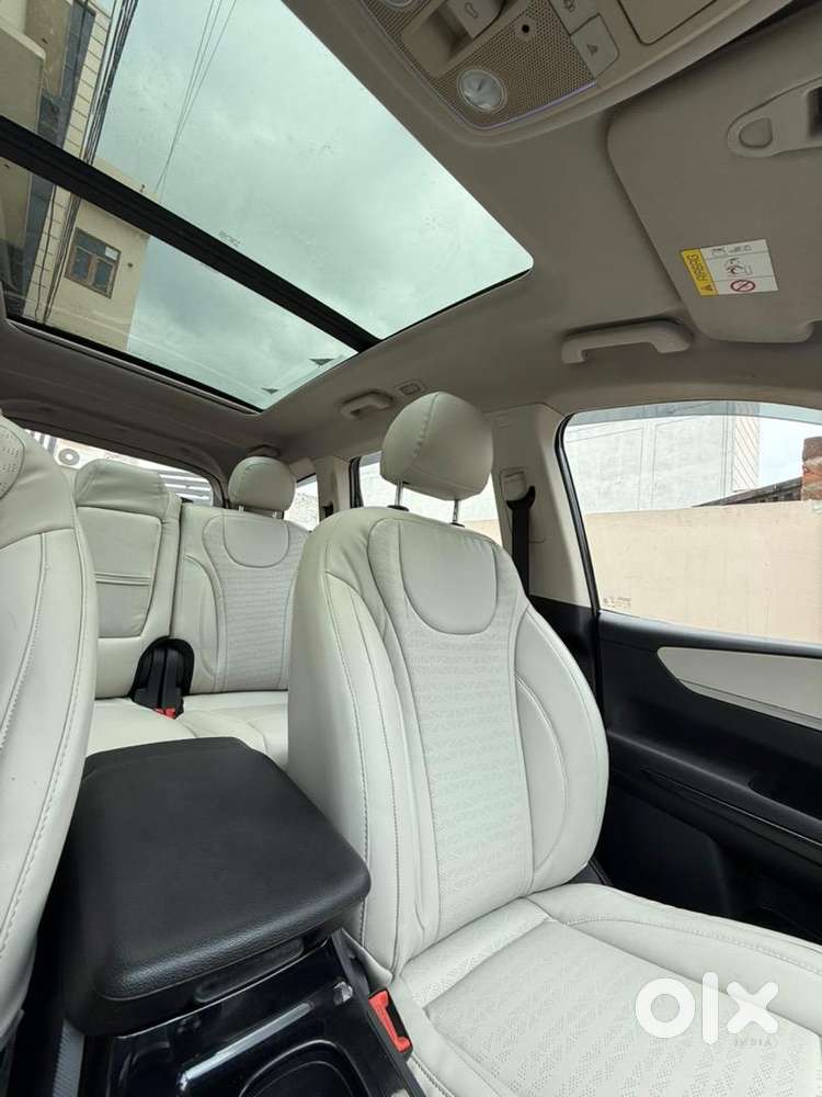 Mahindra Xuv700 2022 Petrol 69000 Km Driven