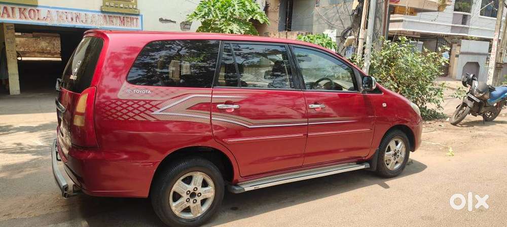 Toyota Innova 2.5 V Diesel 8-seater, 2007, Diesel