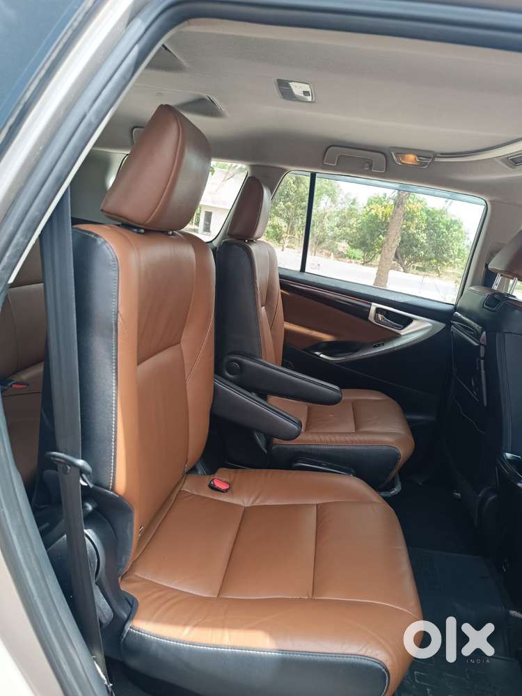 Toyota Innova Crysta 2.8z Automatic, 2016, Diesel