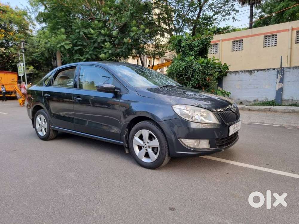 Skoda Rapid [2016-2018] 1.6 Style Plus Mpi At, 2016, Petrol