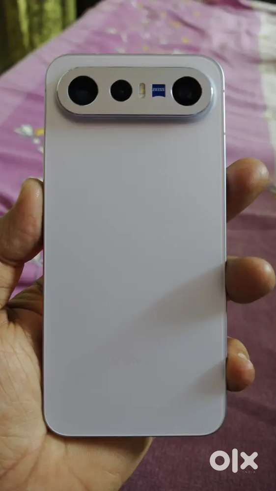 Vivo X300 FE Purple Colour