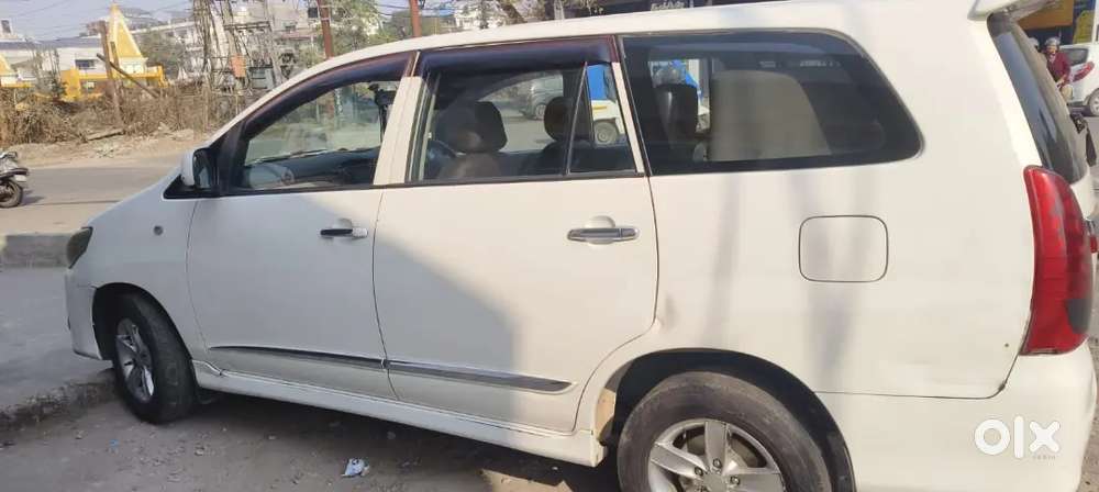 Toyota Innova 2014 Diesel Well Maintained