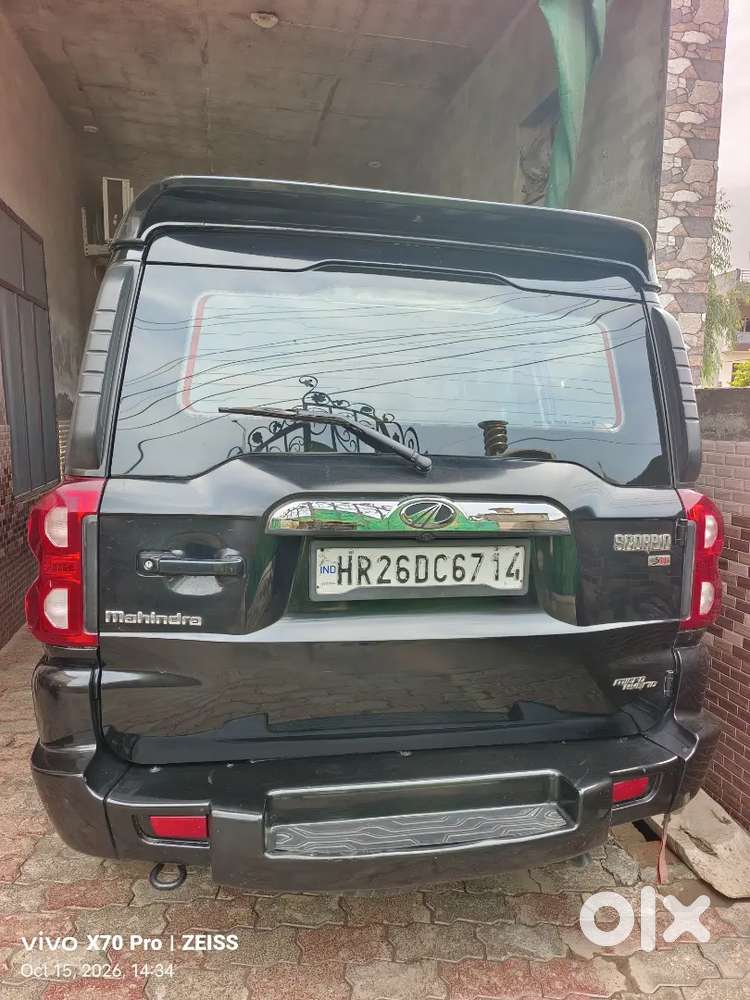 Mahindra Scorpio S6 Plus 2017 Diesel Manual