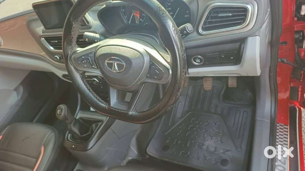 2020 Tata Altroz Xt Petrol  Only 29,525 Km  Company Serviced  ₹6.90