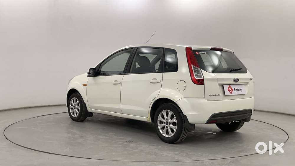 Ford Figo 2010-2012 Petrol Titanium, 2013, Petrol