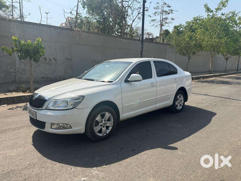 Skoda Laura Ambition 2.0 Tdi Cr Mt, 2011, Diesel