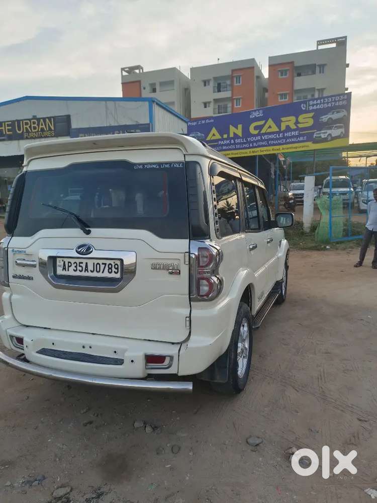 Mahindra Scorpio 2017 Diesel 195000 Km Driven