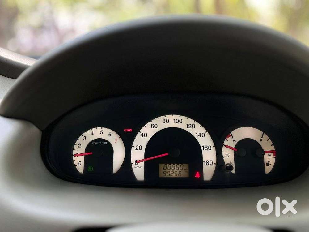 Mahindra Quanto C8, 2013, Diesel