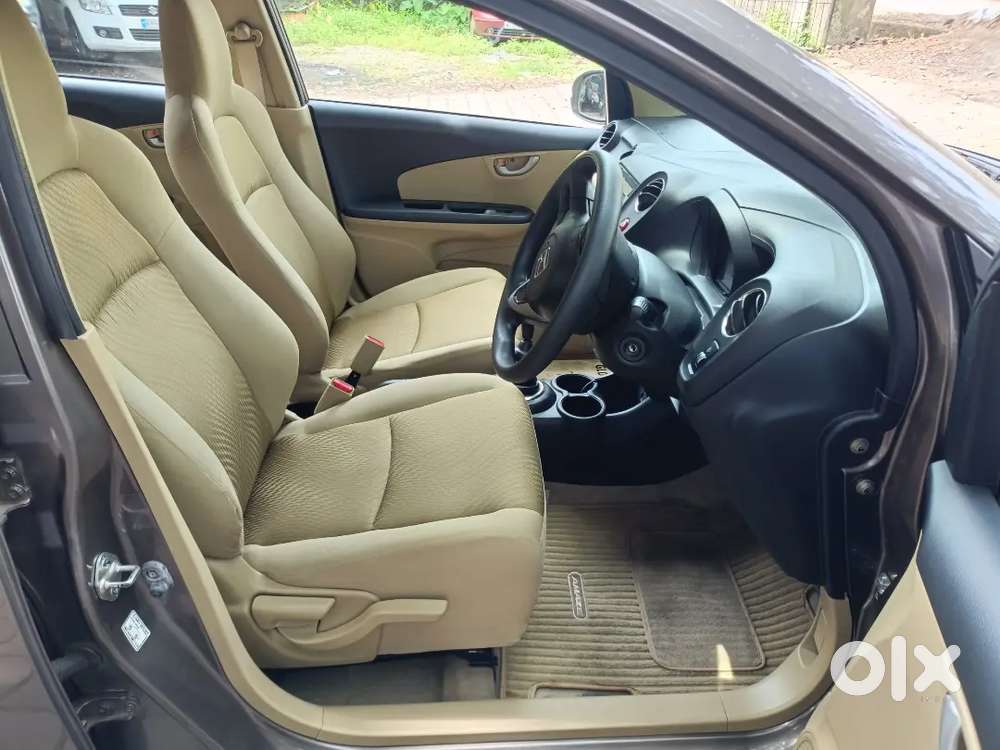 Single Owner Honda Amaze Vx Petrol 2017 Jan. No Replacement