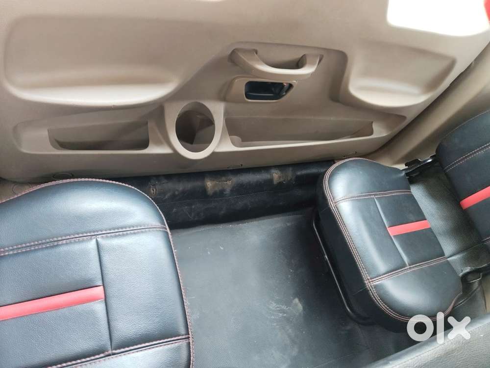 Mahindra Tuv 300 T8 Amt (automatic), 2017, Diesel