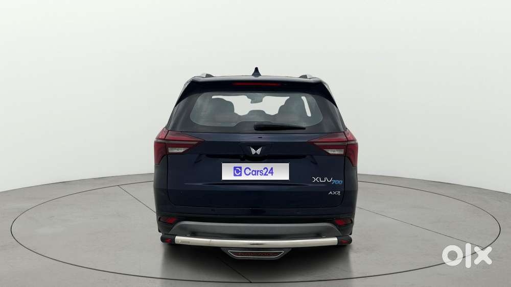 Mahindra Xuv700 2.0 Ax 5 Petrol Mt 7 Str, 2023, Diesel