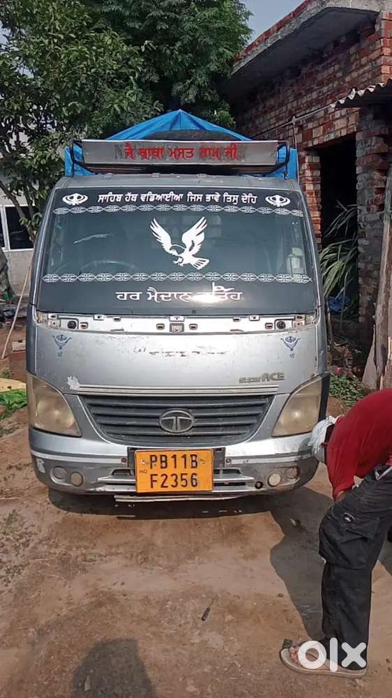 Tata Safari Storme 2012