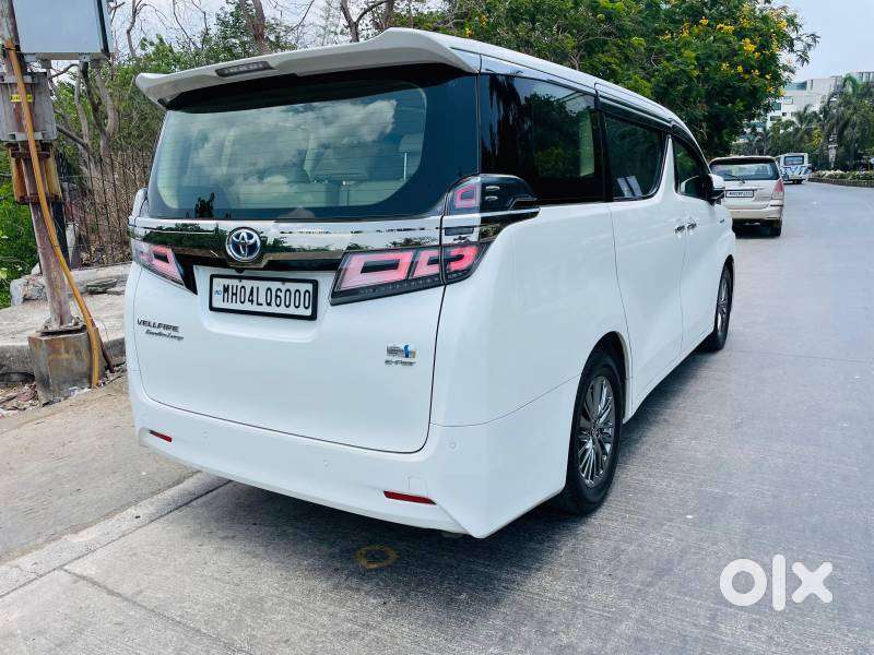 Toyota Vellfire 2.5 Executive Lounge, 2023, Petrol