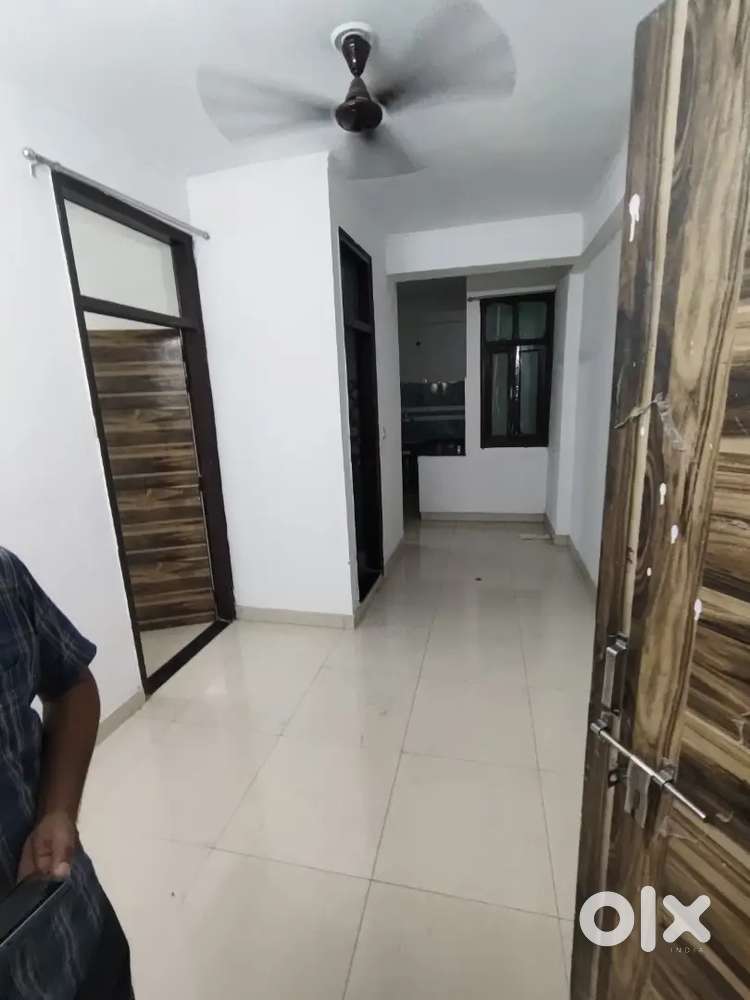 Rent 13000 2BHK jasola vihar near Metro station For Rent: Houses