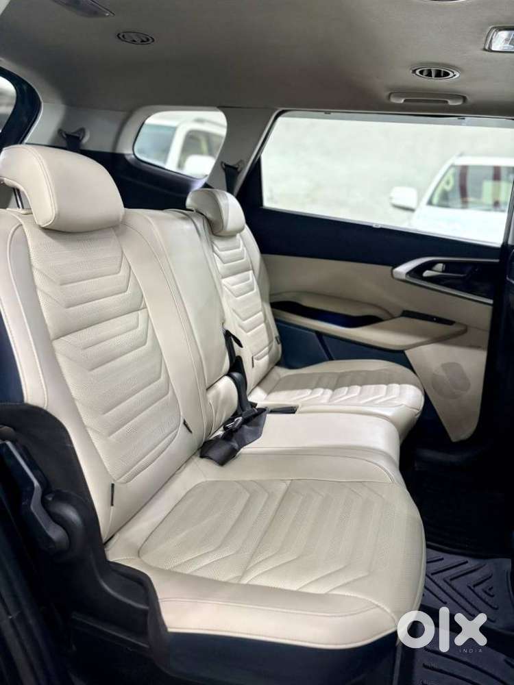 Kia Carens 1.4 Luxury Plus Dct 7 Str, 2023, Petrol