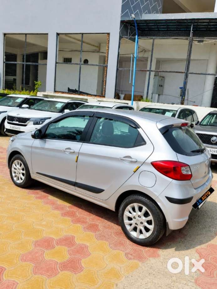 Tata Tiago 1.2 Revotron Xz (o), 2017, Petrol