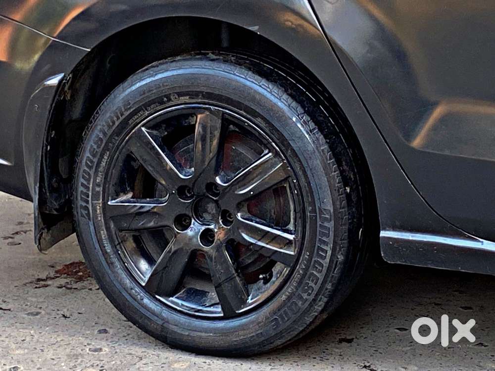 Volkswagen Vento 1.2 Highline Plus At 16 Alloy, 2011, Petrol