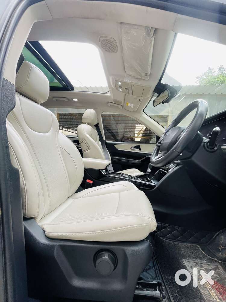 Mahindra Xuv700 2.2 Ax 7 Diesel At Luxury Pack Str, 2022, Diesel
