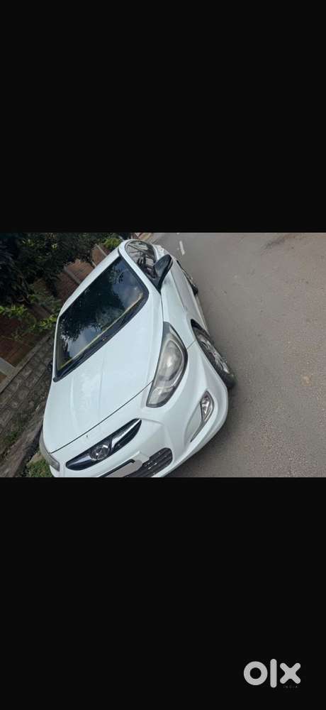 Hyundai Verna Manual 2012