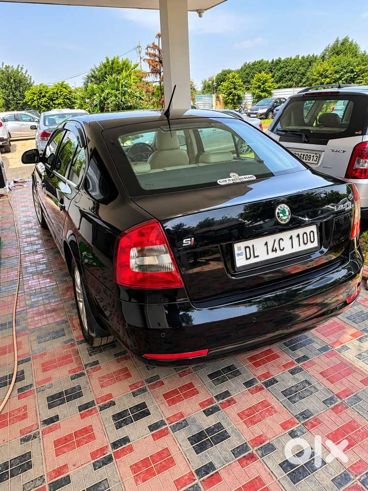 Skoda Laura, 2012, Petrol