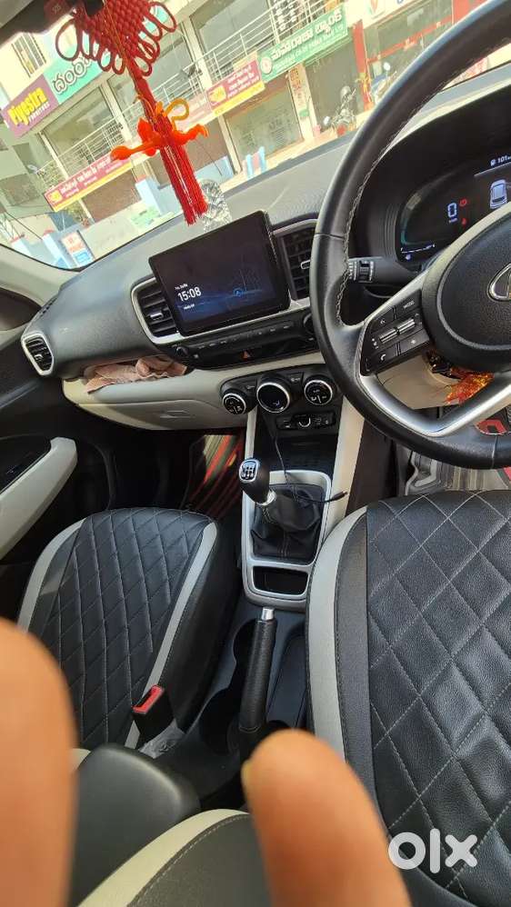 Hyundai Venue Sx 1.2 Petrol Mt White
