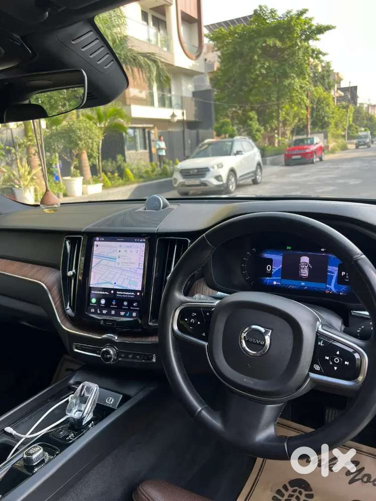 Volvo Xc60 2022 Petrol 14200 Km Driven