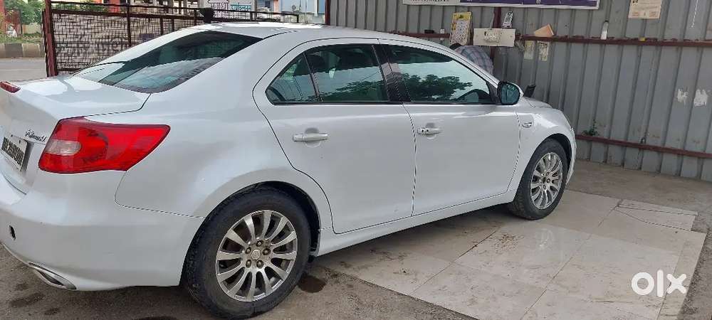 Maruti Suzuki Kizashi 2011