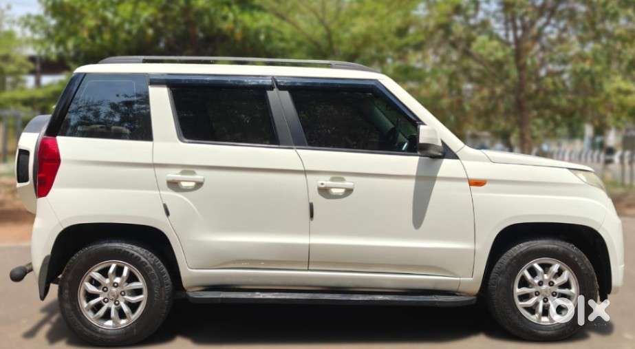 Mahindra Tuv 300 Mhawk100 T8, 2018, Petrol