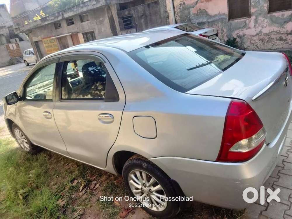 Fuel Efficient Car 25+ Mileage