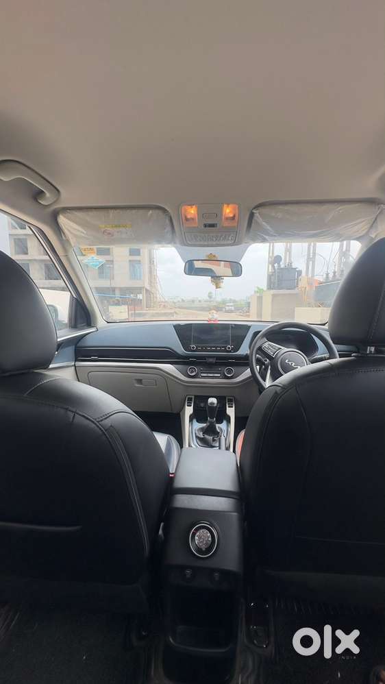 Kia Carens Cng & Hybrids Well Maintained