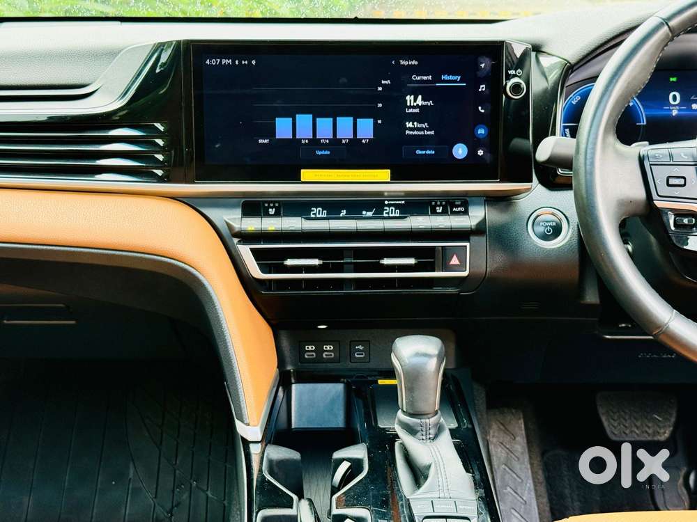 Toyota Camry Hybrid, 2025, Petrol