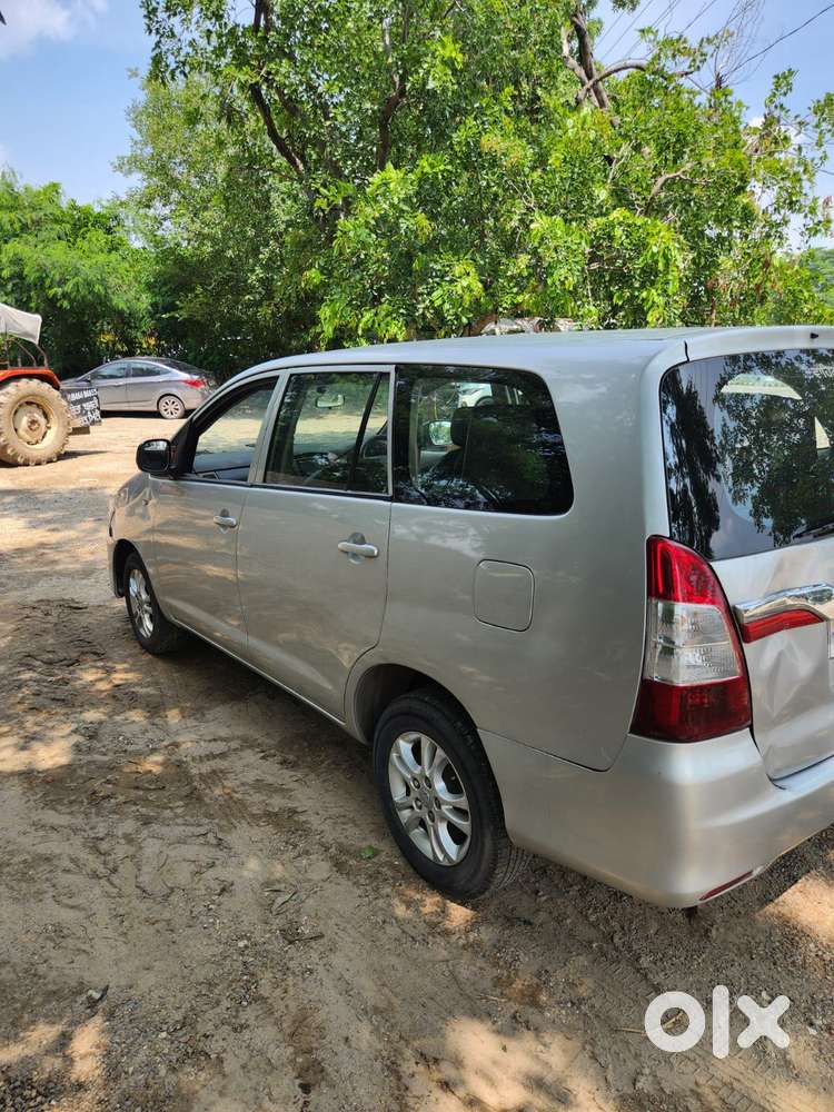 Toyota Innova 2.5 G (diesel) 8 Seater, 2012, Diesel