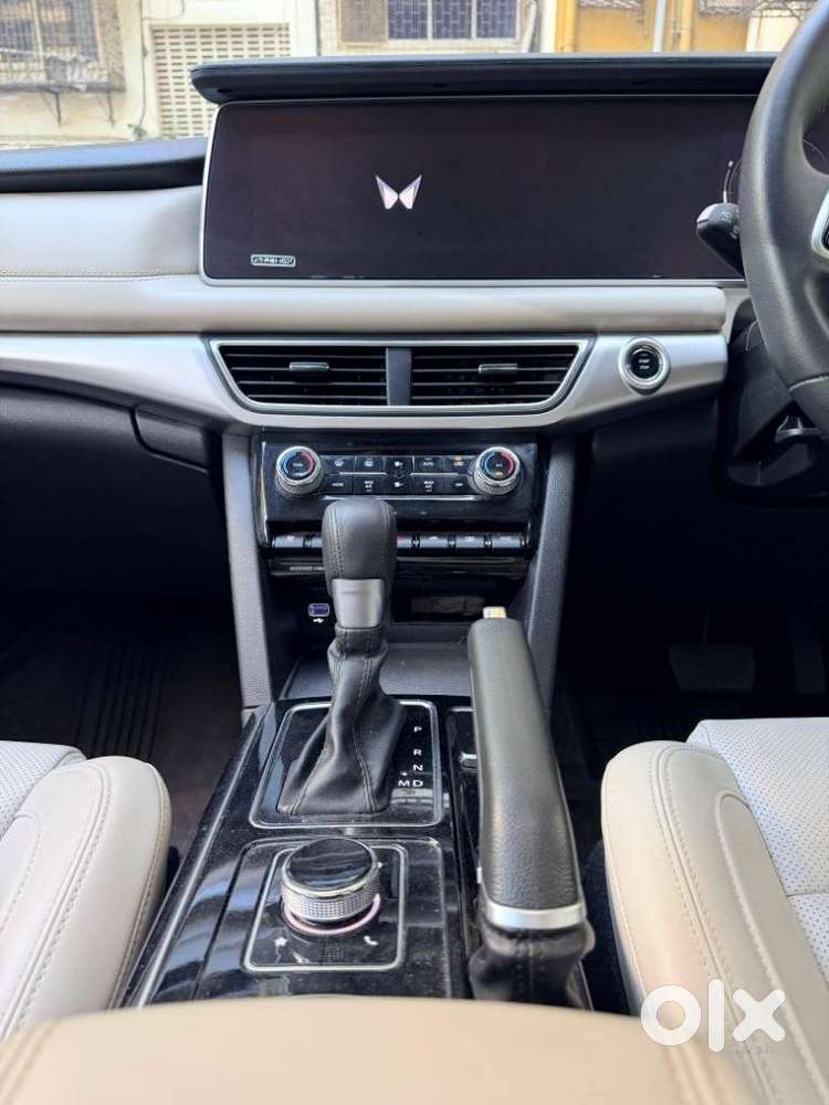 Mahindra Xuv700 2.2 Ax 7 Diesel At Luxury Pack Str, 2023, Diesel