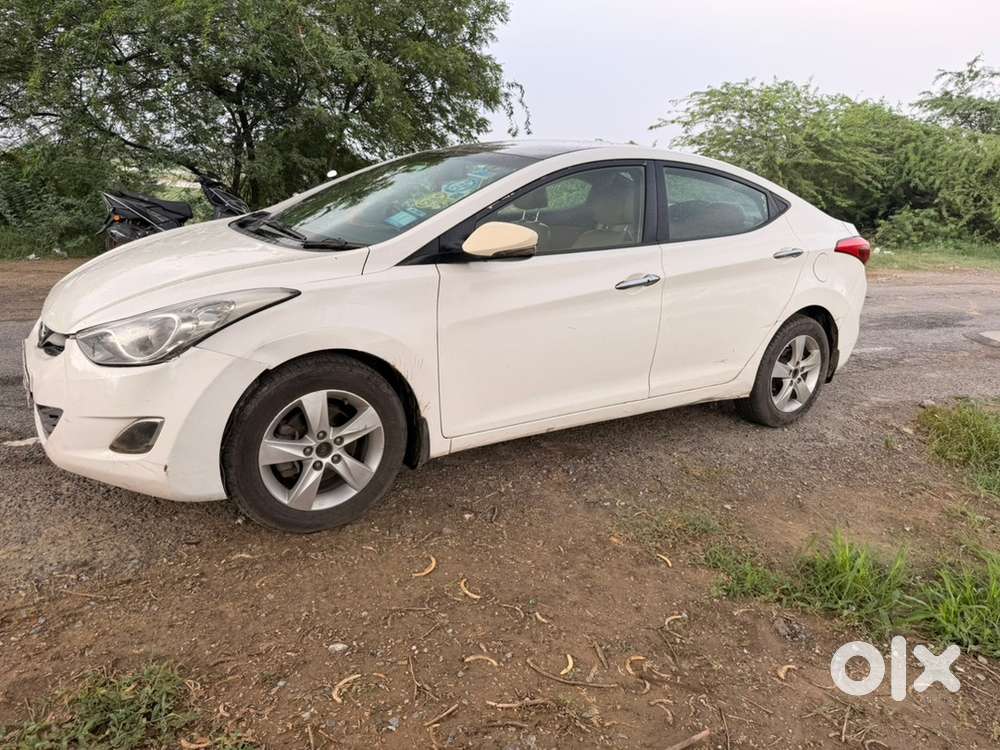 Hyundai Elantra Petrol Manual 2013