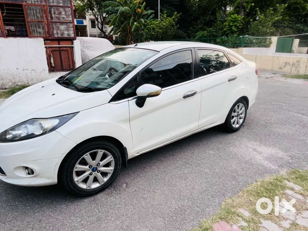 Ford Fists 2013 Petrol