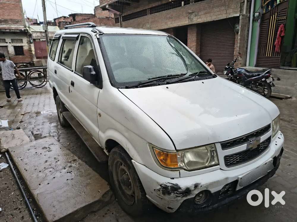 Chevrolet Tavera Neo 3 2015