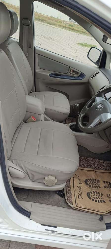 Toyota Innova 2014 Diesel Well Maintained