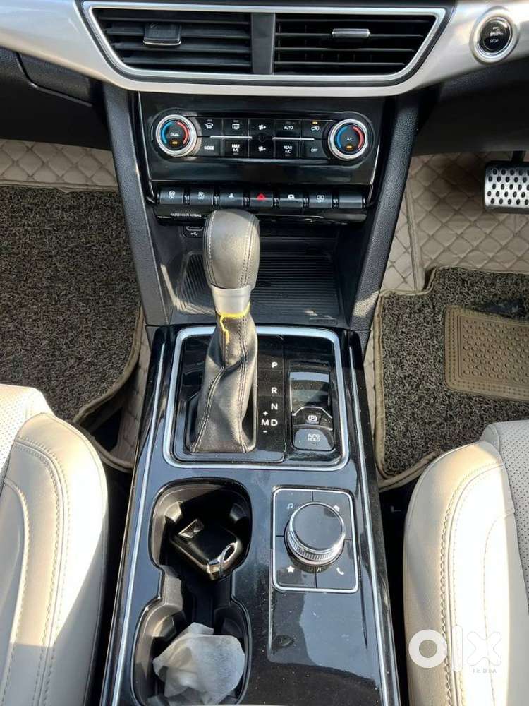 Mahindra Xuv700 Ax7l 6 Str At, 2023, Petrol
