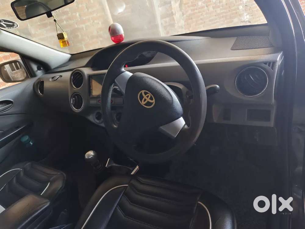 Toyota Etios Liva 2012