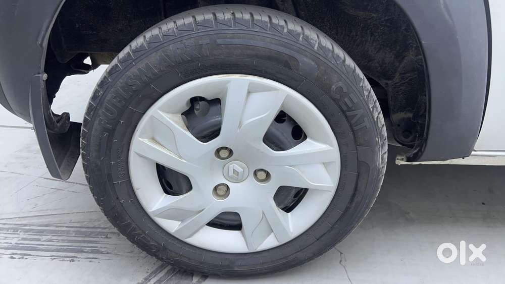 Renault Kwid 1.0 Rxt Amt, 2023, Petrol