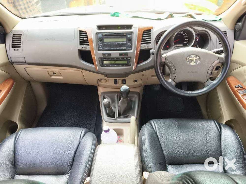 Toyota Fortuner 3.0 4x4 Manual, 2011, Diesel