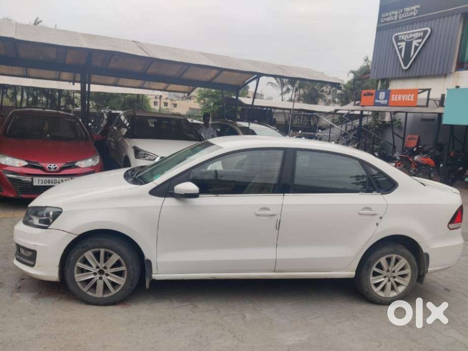 Volkswagen Vento 1.2 Highline Plus At 16 Alloy, 2016, Petrol