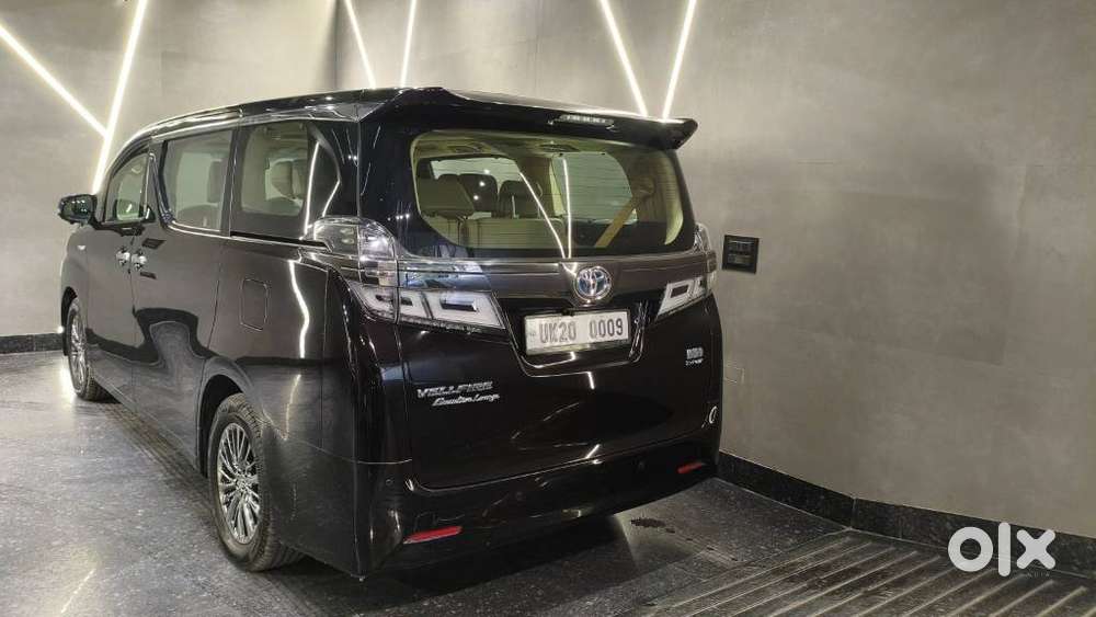 Toyota Vellfire 2.5 Executive Lounge, 2022, Petrol
