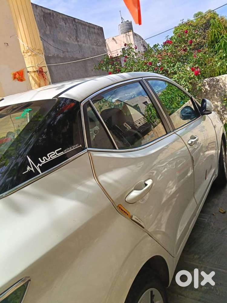 Hyundai Aura 2020 Petrol 40000 Km Driven